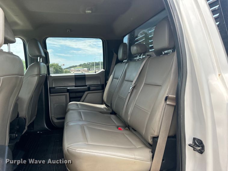 image for item DO6501 2017 Ford F550 Super Duty flatbed truck