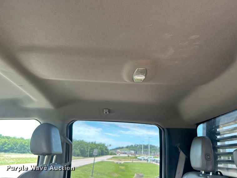 image for item DO6501 2017 Ford F550 Super Duty flatbed truck