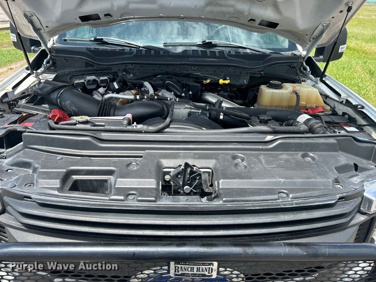 image for item DO6501 2017 Ford F550 Super Duty flatbed truck