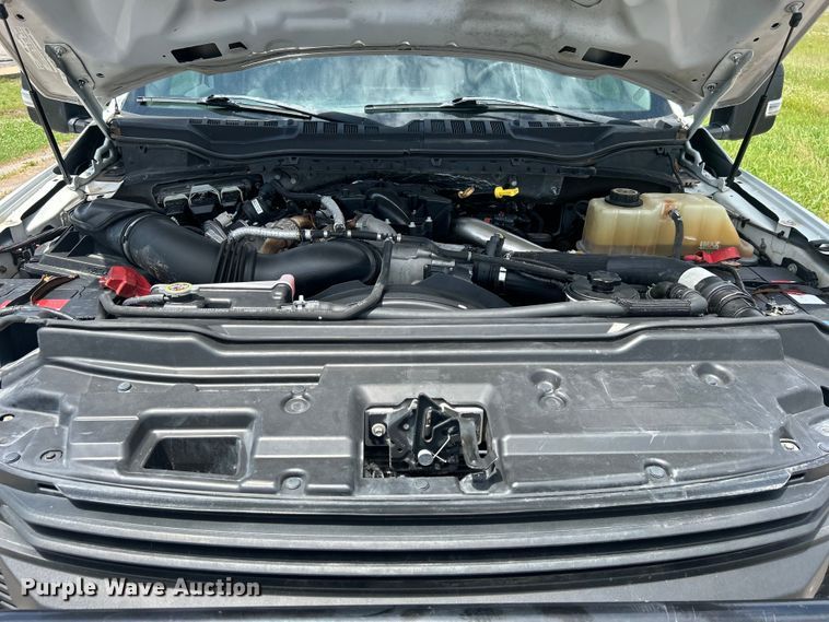 image for item DO6501 2017 Ford F550 Super Duty flatbed truck