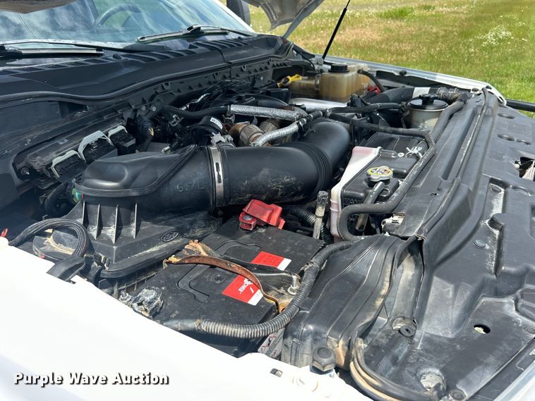 image for item DO6501 2017 Ford F550 Super Duty flatbed truck