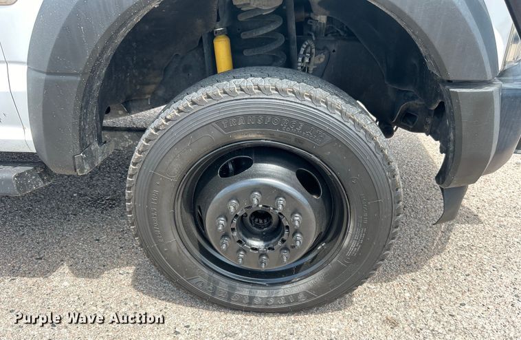 image for item DO6501 2017 Ford F550 Super Duty flatbed truck