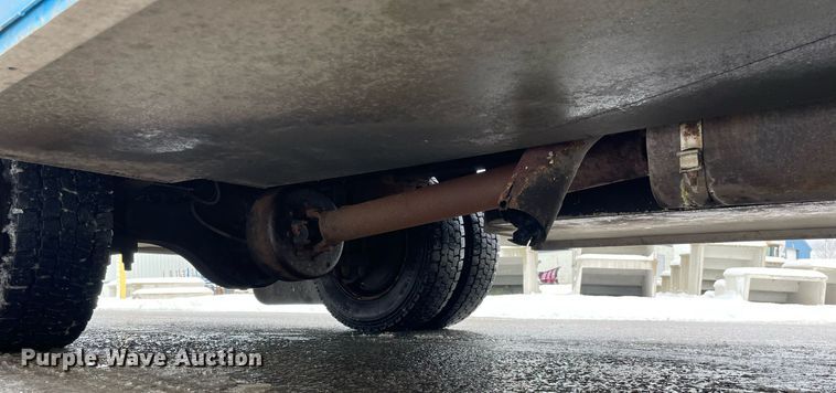 image for item DP0285 2006 International 4300 truck cab and chassis