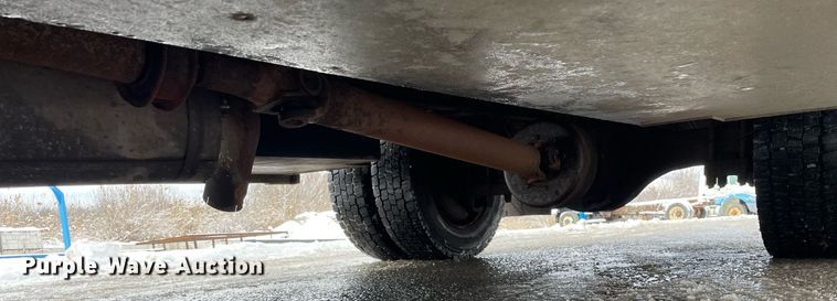 image for item DP0285 2006 International 4300 truck cab and chassis