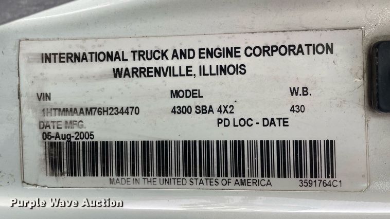 image for item DP0285 2006 International 4300 truck cab and chassis