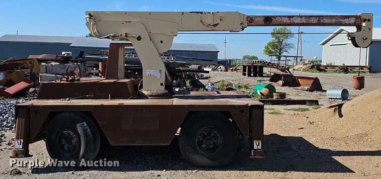 image for item DP0916 1980 Drott 3330 crane