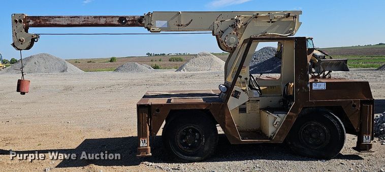 image for item DP0916 1980 Drott 3330 crane