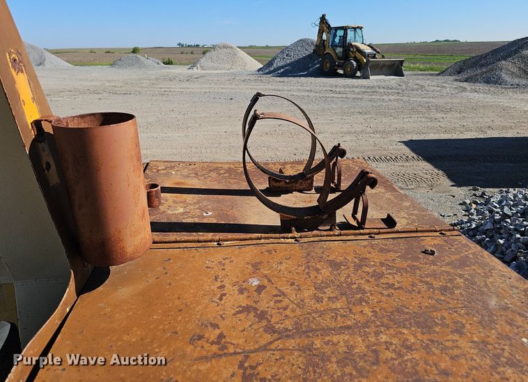 image for item DP0916 1980 Drott 3330 crane