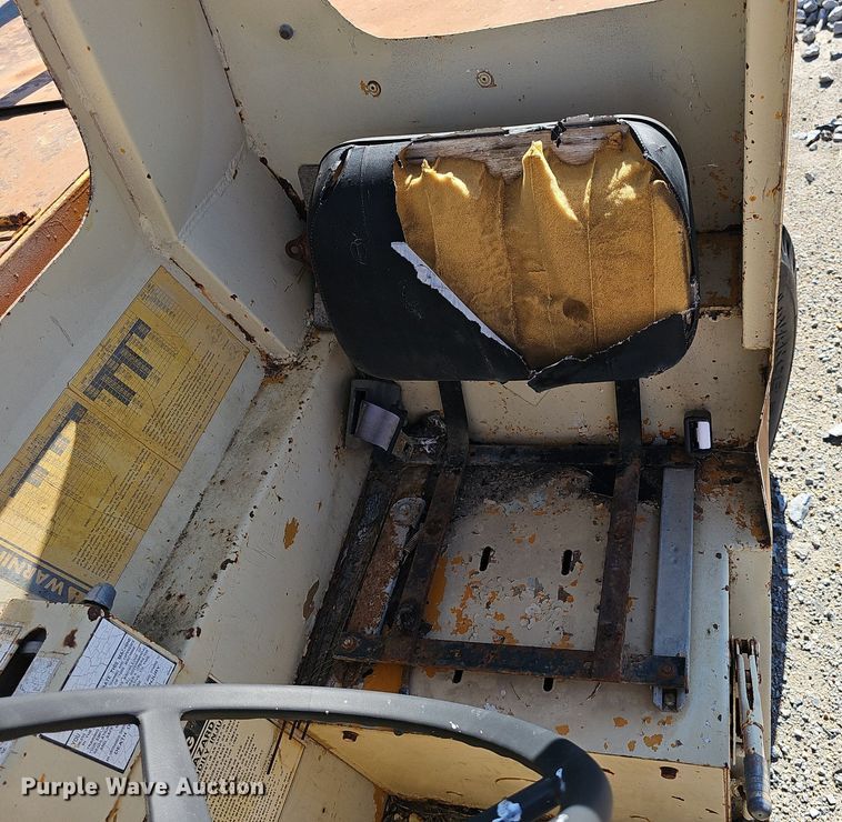 image for item DP0916 1980 Drott 3330 crane