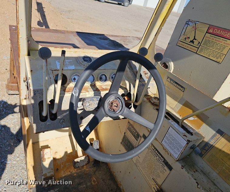 image for item DP0916 1980 Drott 3330 crane