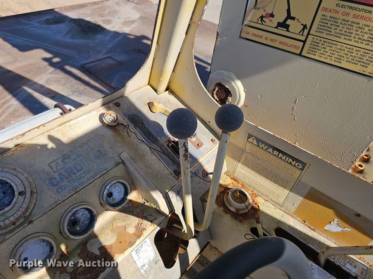 image for item DP0916 1980 Drott 3330 crane