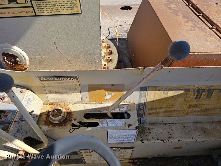 image for item DP0916 1980 Drott 3330 crane