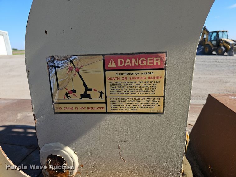 image for item DP0916 1980 Drott 3330 crane