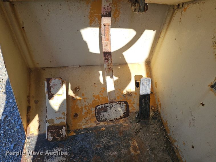 image for item DP0916 1980 Drott 3330 crane