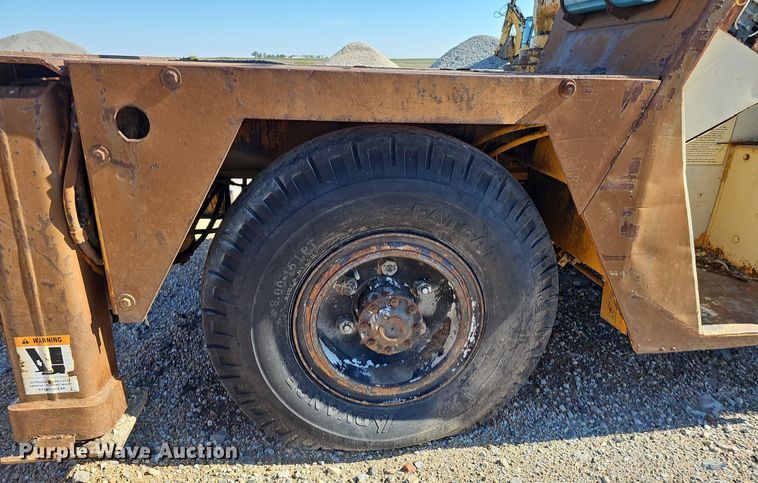 image for item DP0916 1980 Drott 3330 crane