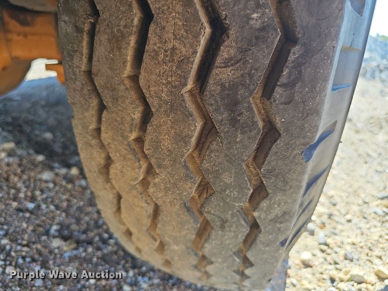 image for item DP0916 1980 Drott 3330 crane