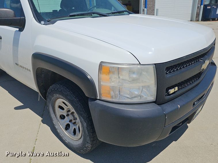 image for item DP6419 2010 Chevrolet Silverado 1500 pickup truck