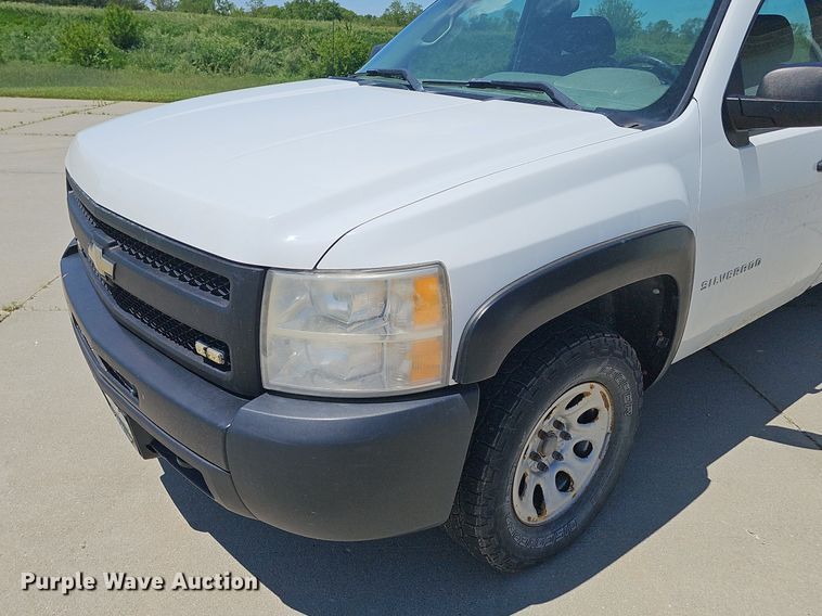 image for item DP6419 2010 Chevrolet Silverado 1500 pickup truck