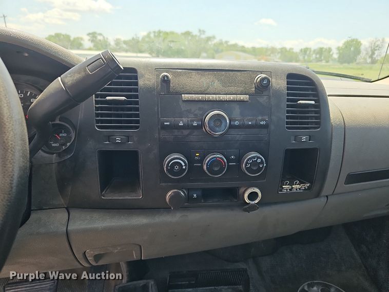 image for item DP6419 2010 Chevrolet Silverado 1500 pickup truck