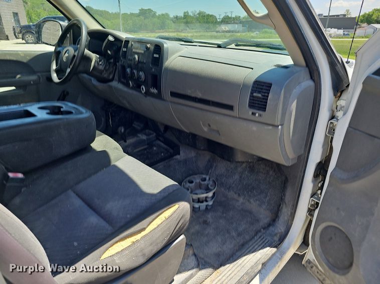 image for item DP6419 2010 Chevrolet Silverado 1500 pickup truck