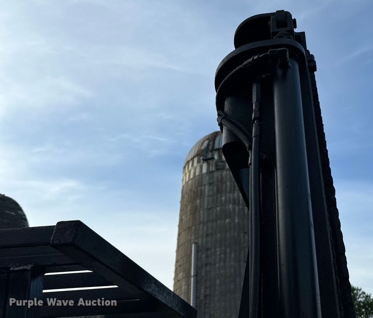 image for item DP8374 2005 Noble TM50 forklift