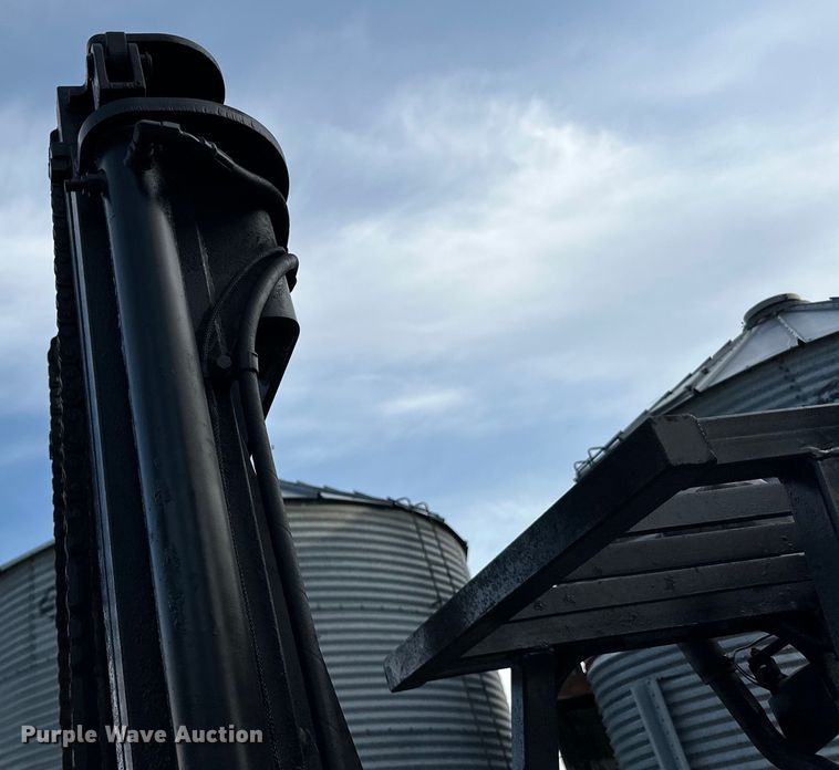 image for item DP8374 2005 Noble TM50 forklift