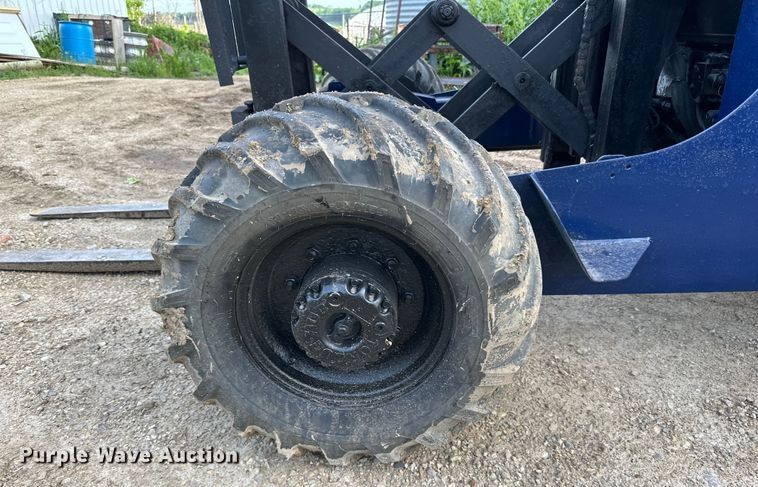 image for item DP8374 2005 Noble TM50 forklift