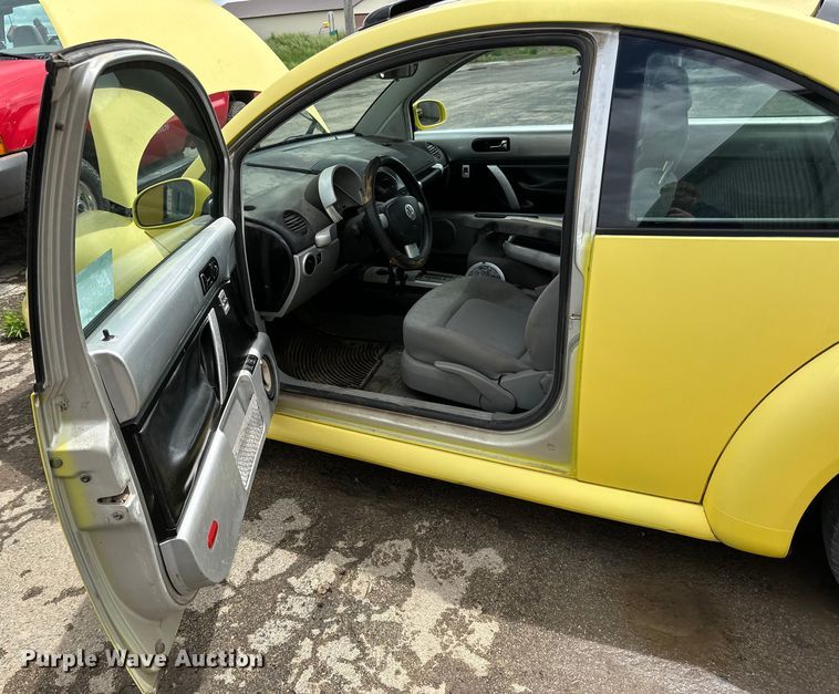 image for item DP8382 2001 Volkswagen  New Beetle 