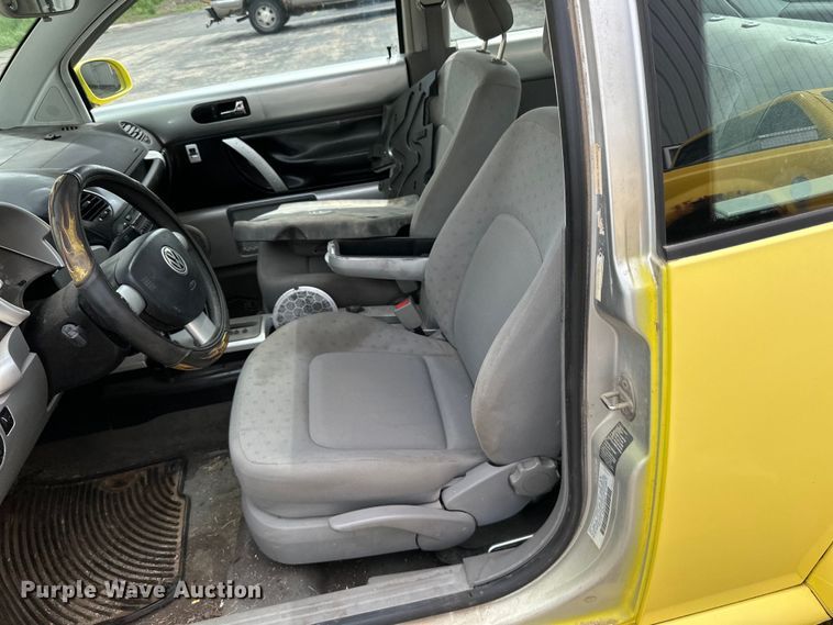 image for item DP8382 2001 Volkswagen  New Beetle 