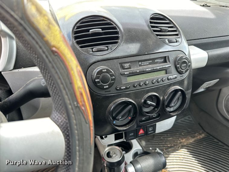 image for item DP8382 2001 Volkswagen  New Beetle 