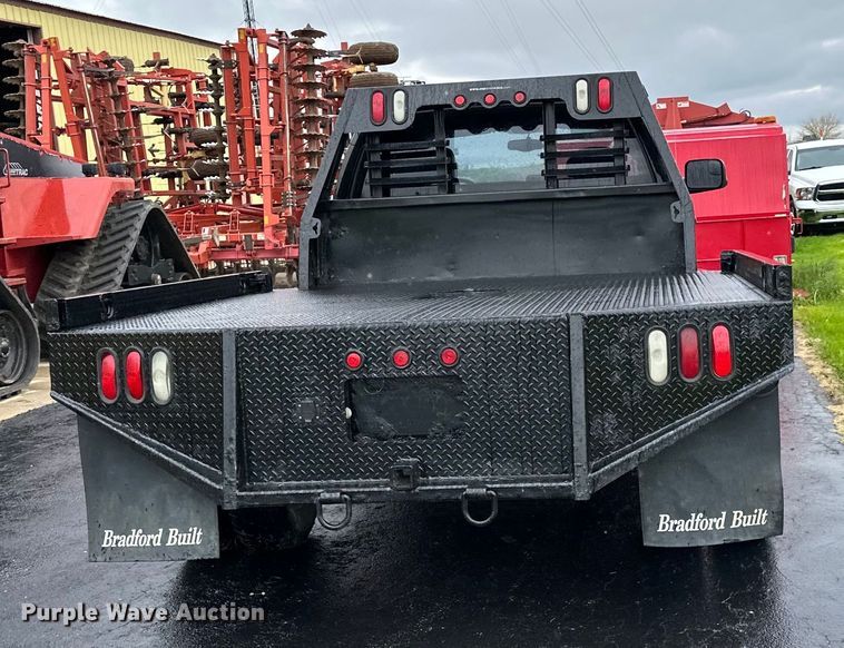 image for item DQ0834 2005 Dodge  Ram 3500 Quad Cab flatbed pickup truck