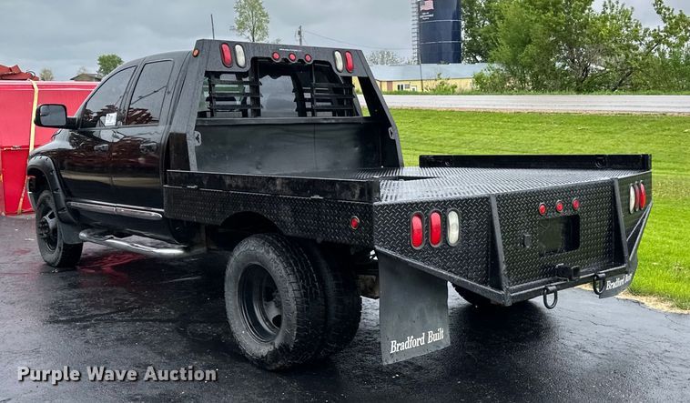 image for item DQ0834 2005 Dodge  Ram 3500 Quad Cab flatbed pickup truck