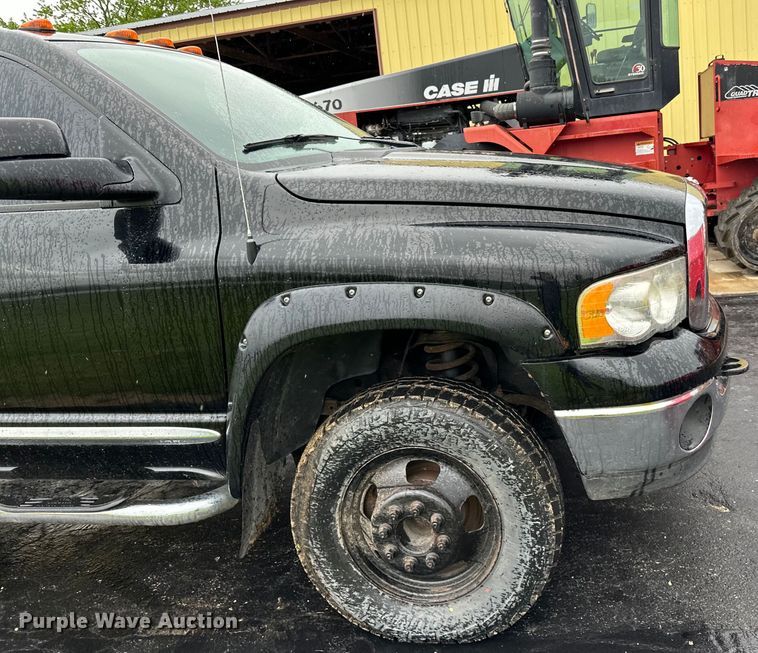image for item DQ0834 2005 Dodge  Ram 3500 Quad Cab flatbed pickup truck