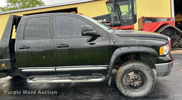image for item DQ0834 2005 Dodge  Ram 3500 Quad Cab flatbed pickup truck