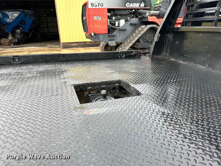 image for item DQ0834 2005 Dodge  Ram 3500 Quad Cab flatbed pickup truck