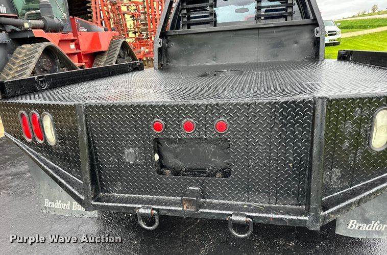 image for item DQ0834 2005 Dodge  Ram 3500 Quad Cab flatbed pickup truck