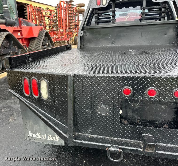 image for item DQ0834 2005 Dodge  Ram 3500 Quad Cab flatbed pickup truck