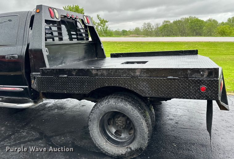 image for item DQ0834 2005 Dodge  Ram 3500 Quad Cab flatbed pickup truck