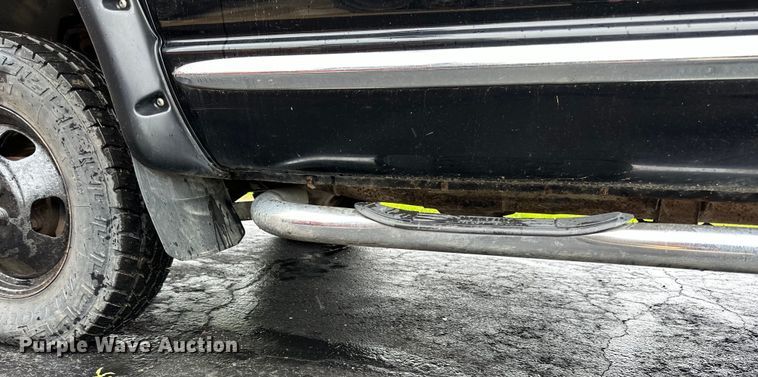 image for item DQ0834 2005 Dodge  Ram 3500 Quad Cab flatbed pickup truck