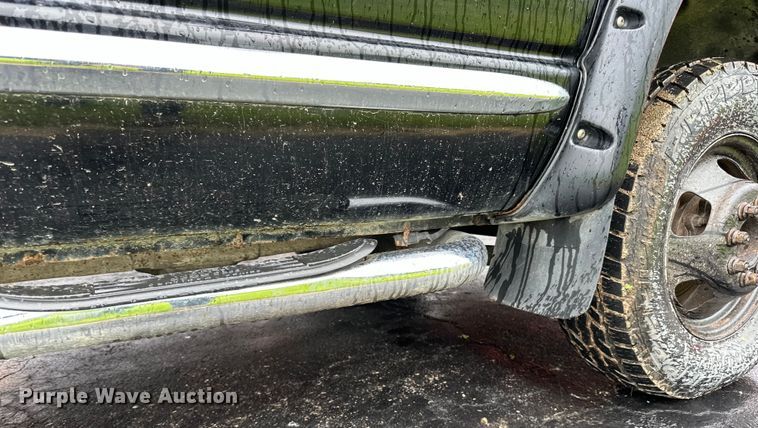 image for item DQ0834 2005 Dodge  Ram 3500 Quad Cab flatbed pickup truck