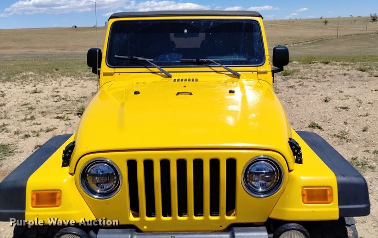 image for item DQ6114 2003 Jeep Wrangler Sport SUV