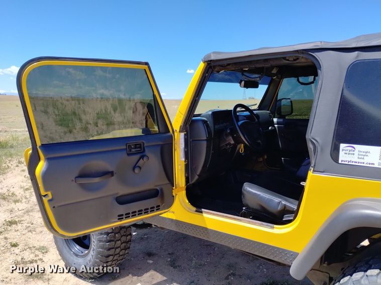 image for item DQ6114 2003 Jeep Wrangler Sport SUV