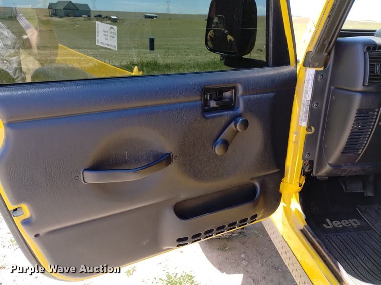 image for item DQ6114 2003 Jeep Wrangler Sport SUV