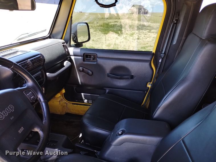 image for item DQ6114 2003 Jeep Wrangler Sport SUV