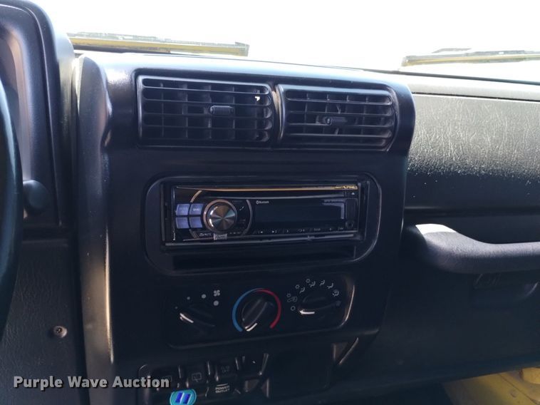 image for item DQ6114 2003 Jeep Wrangler Sport SUV