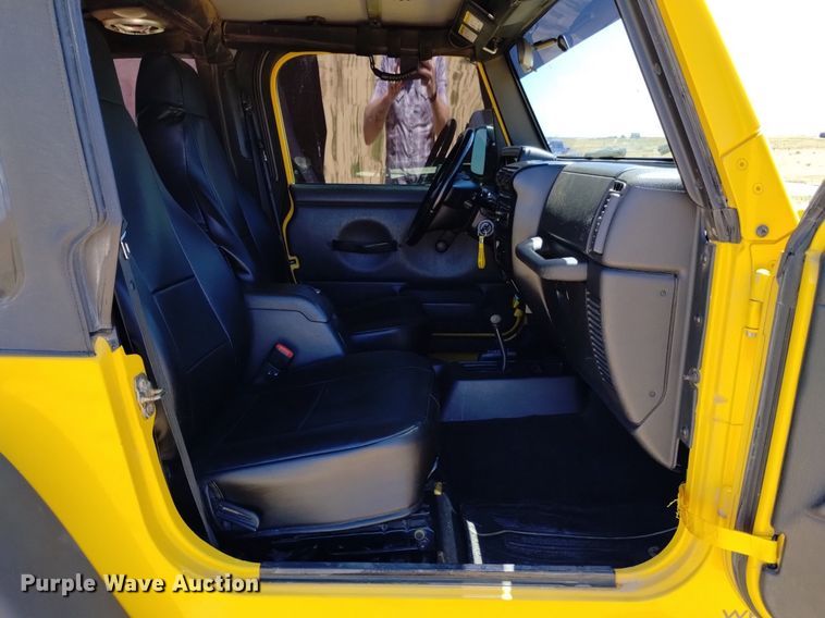 image for item DQ6114 2003 Jeep Wrangler Sport SUV