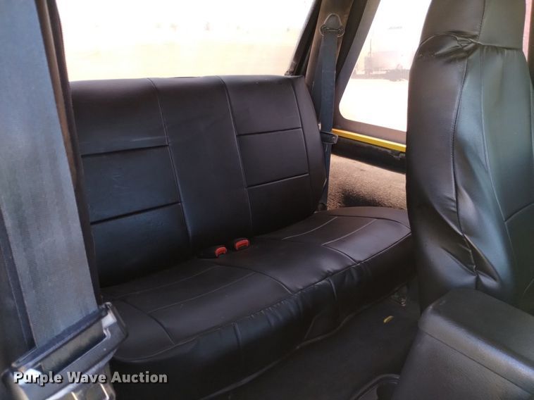 image for item DQ6114 2003 Jeep Wrangler Sport SUV