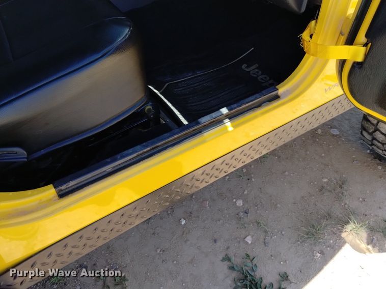 image for item DQ6114 2003 Jeep Wrangler Sport SUV