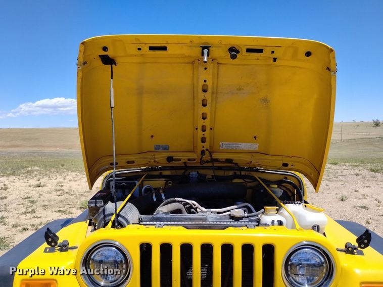 image for item DQ6114 2003 Jeep Wrangler Sport SUV