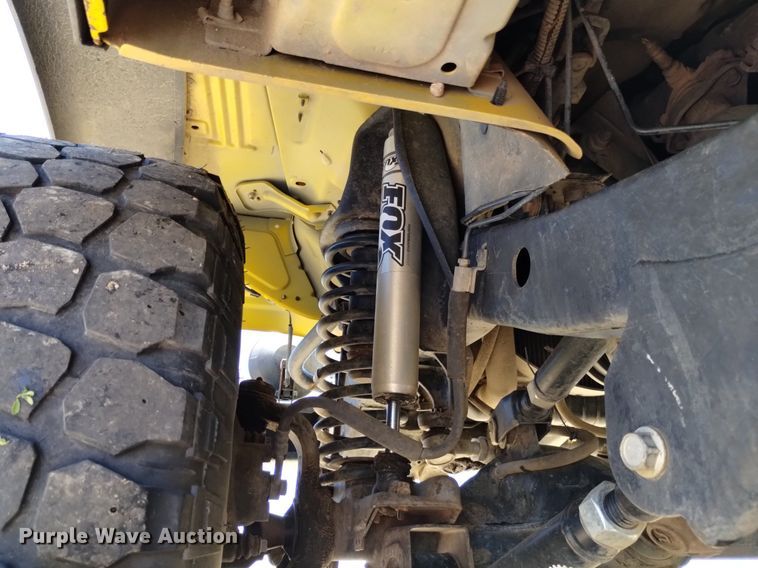 image for item DQ6114 2003 Jeep Wrangler Sport SUV